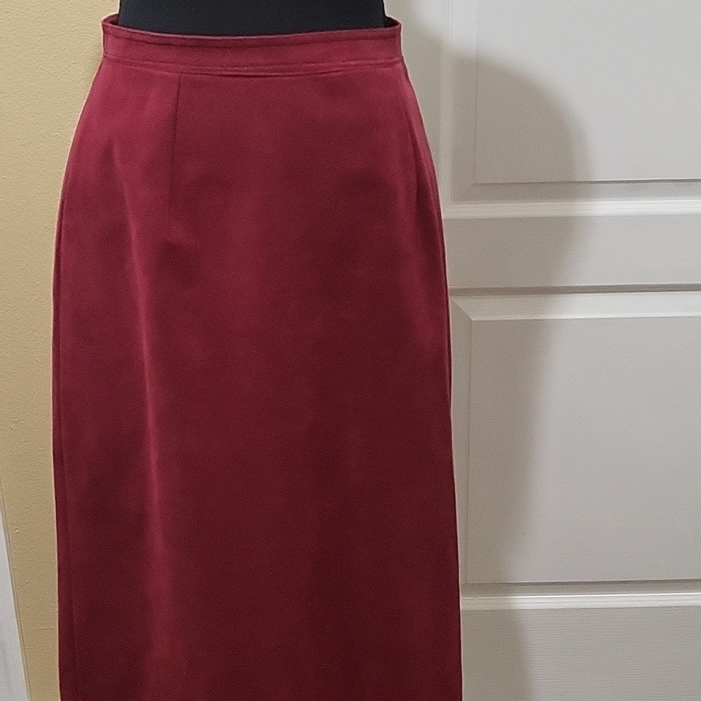 Elegant Burgundy Midi Skirt Pre-owned Suede